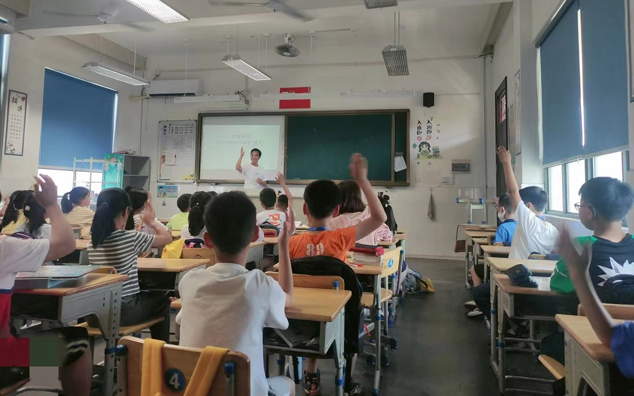 突泉冯家小学