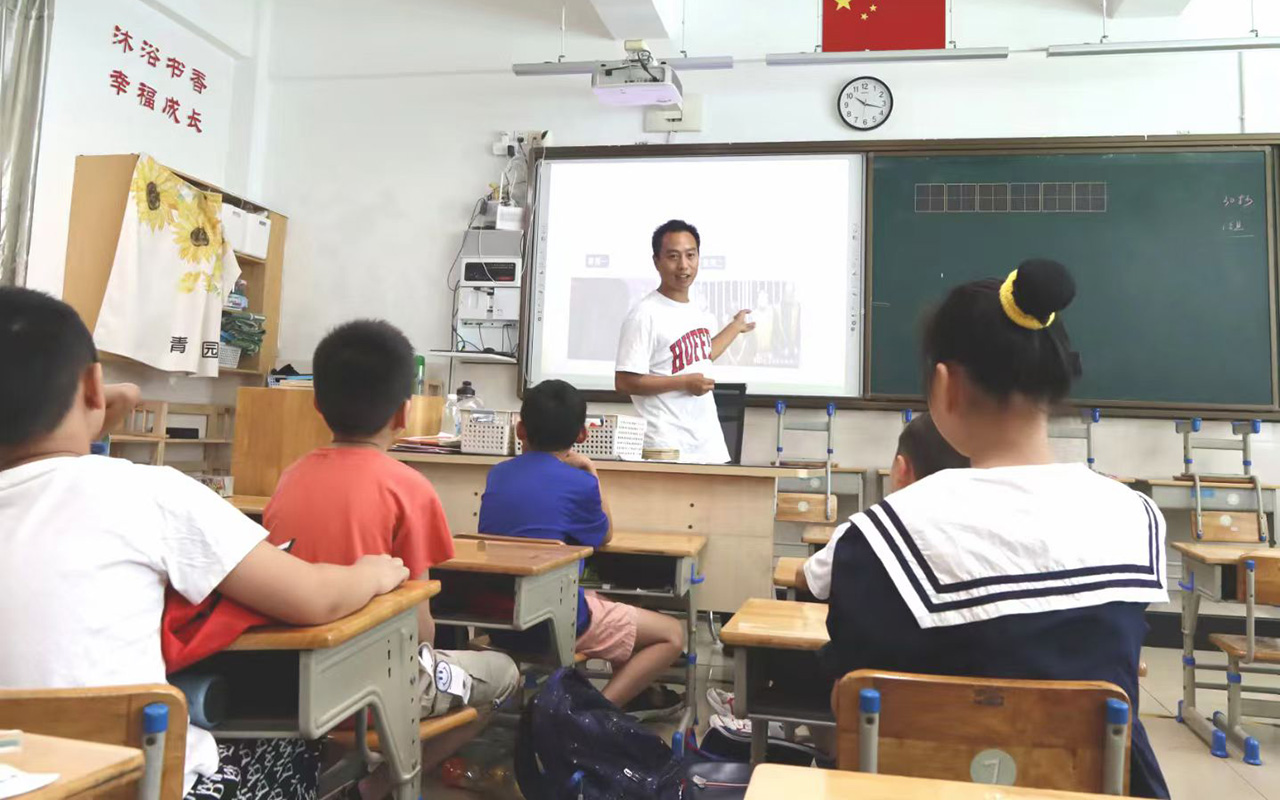 突泉钟公庙中心小学
